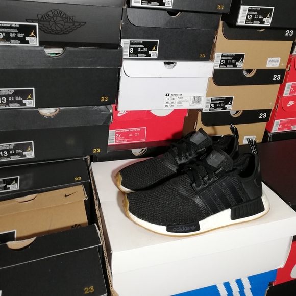 ADIDAS NMD_R1 MEN'S US SIZE 9.5 LIKE NEW BARELY WORE "USED ITEM NO BOX" - Picture 12 of 12